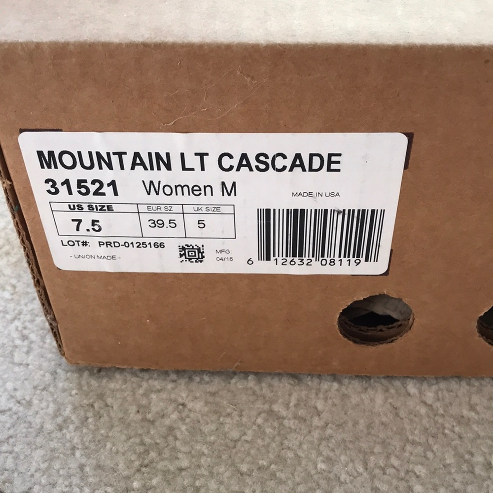 Danner Mountain Light Cascade Boots - Picture 10 of 14